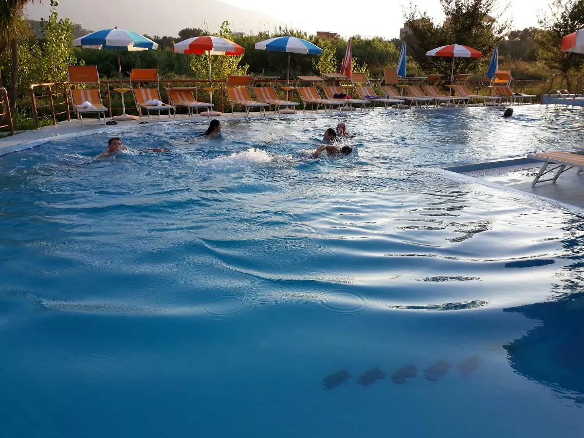 Resort Te Zagolli Orikum Nocleg ze śniadaniem